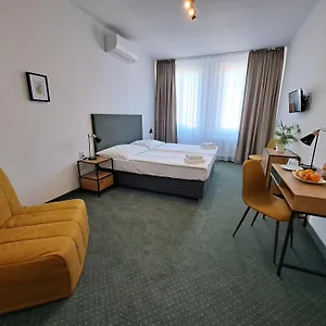 https://legie.praguehotelsweb.com