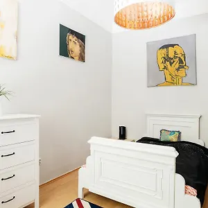 Apartment Wind Queen With Air Condition